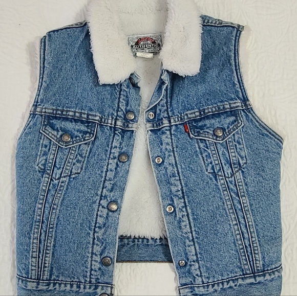 Levi's Jackets & Blazers - Authentic Levi's sherpa lined denim vest